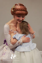 Load image into Gallery viewer, Coronation Anna Wig
